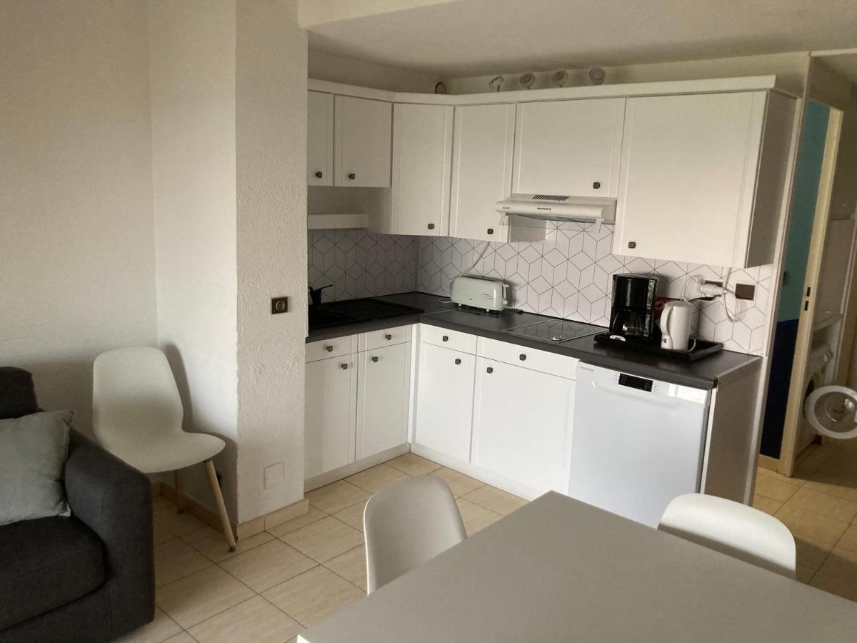 Appartement 2 Chambres Avec Piscine Face A La Mer A La Coudouliere Six-Fours-les-Plages Exterior photo